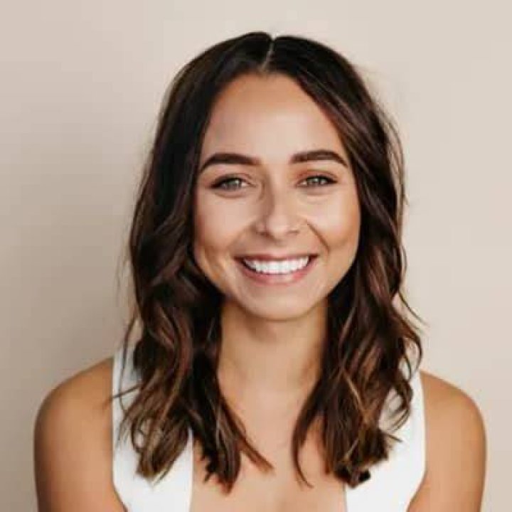 Brooke Blurton wiki, bio, age, bachelor, birthday, job, height