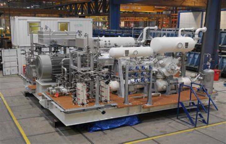 Compressor modules in module chain