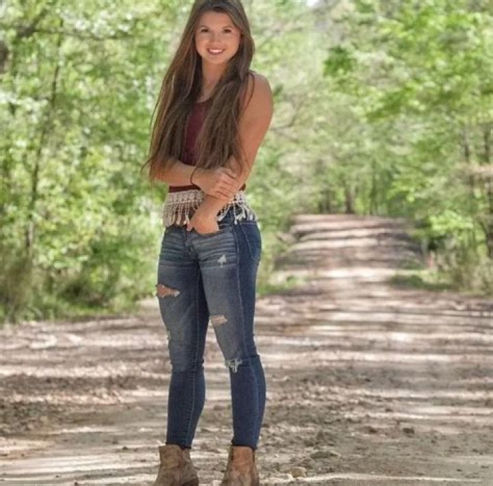 Hannah Barron Bio, Age, Wiki, Education, Career, Net Worth
