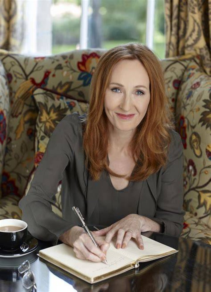 JK Rowling's exhusband shamelessly admits to slapping her but says he