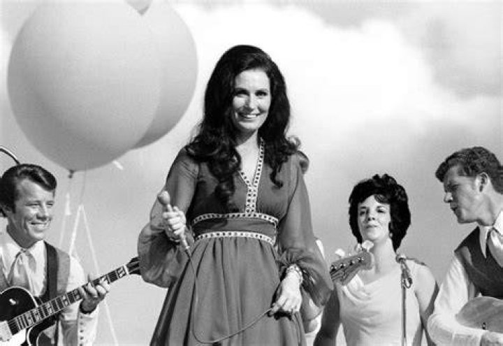 Loretta Lynn's Husband Inside Her Marriage to Oliver Lynn